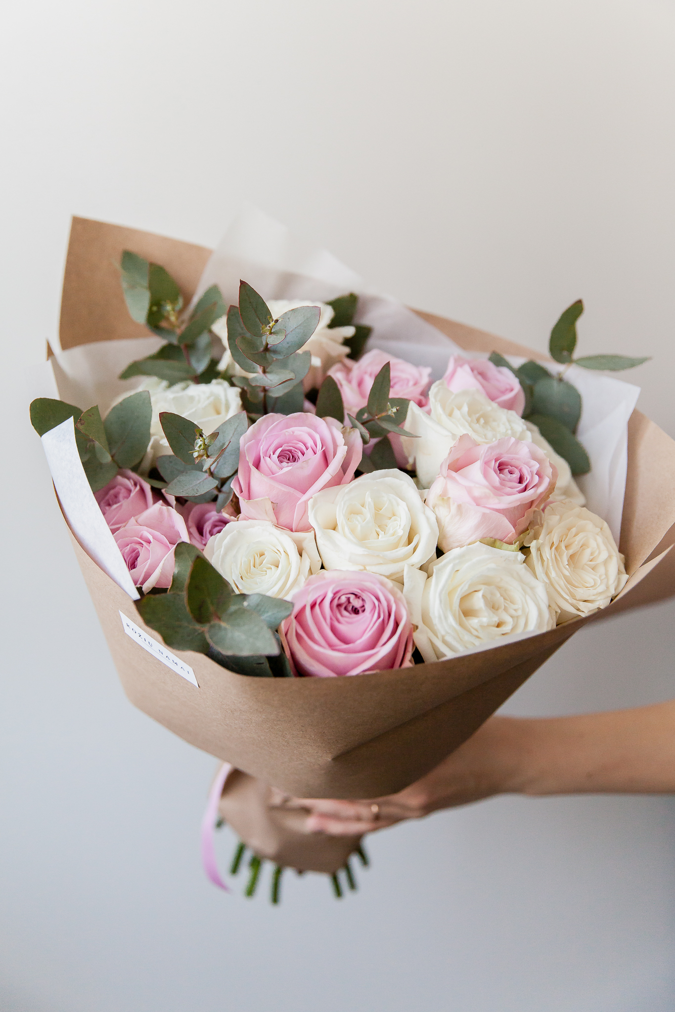 Rožės baltos ir rožinės 15 vnt. paveikslelis